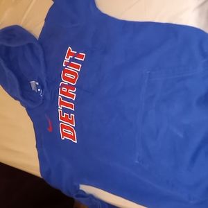 Pistons sweater size small